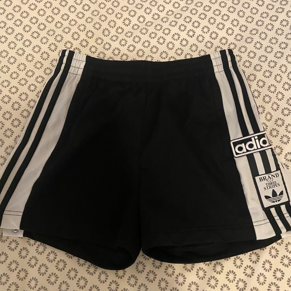 adidas Originals Women's Adicolor Adibreak Shorts in Black
